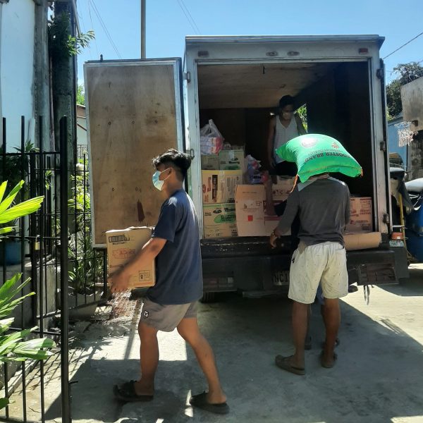 community volunteers bringing aid